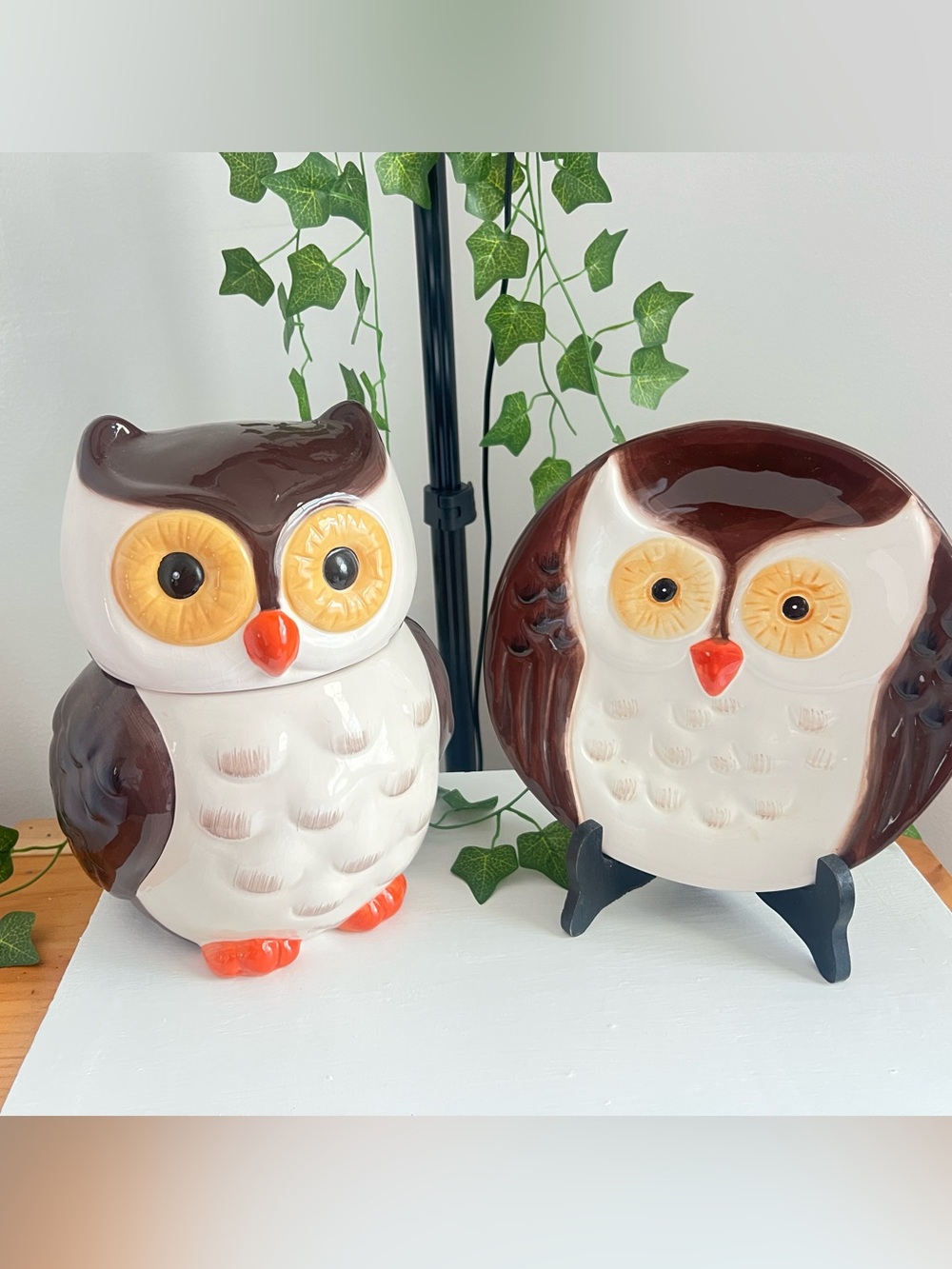 Vintage Ceramic Whimsical Woodsy Cabin Lodge Owl Cookie Jar & Decorative Plate